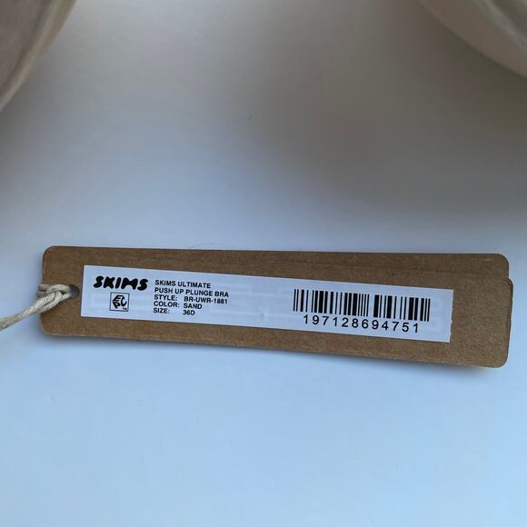 Skims Ultimate Push Up Plunge Bra Sand  Size 36D - Picture 6 of 8